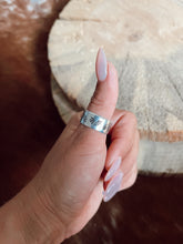 Load image into Gallery viewer, The Rays Ring
