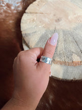Load image into Gallery viewer, The Rays Ring

